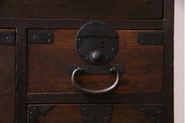 アンティーク家具　明治大正期　桑・桐材　渋い色味が趣溢れる衣装箪笥(チェスト、桐箪笥、桐たんす)