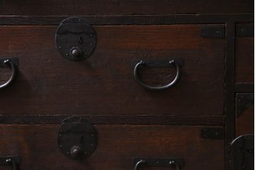 アンティーク家具　明治大正期　桑・桐材　渋い色味が趣溢れる衣装箪笥(チェスト、桐箪笥、桐たんす)