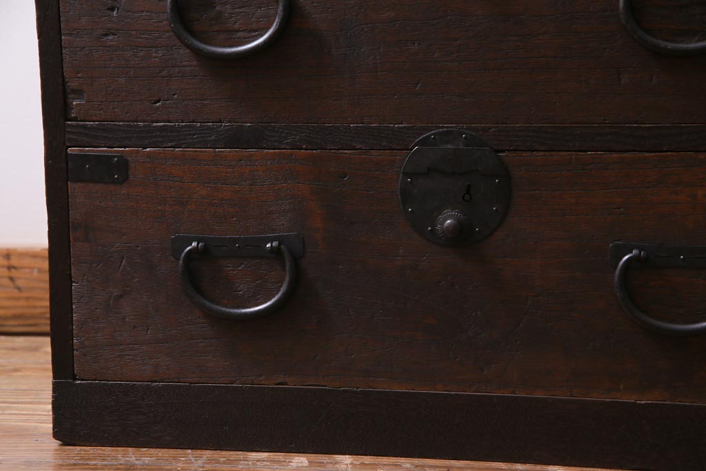 アンティーク家具　明治大正期　桑・桐材　渋い色味が趣溢れる衣装箪笥(チェスト、桐箪笥、桐たんす)