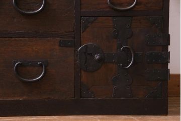 アンティーク家具　明治大正期　桑・桐材　渋い色味が趣溢れる衣装箪笥(チェスト、桐箪笥、桐たんす)