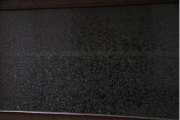 レトロ家具　昭和レトロ　前面桑材　鉄脚付リメイク　趣きある木味が魅力的なリビングボード(ローボード、戸棚、収納棚)