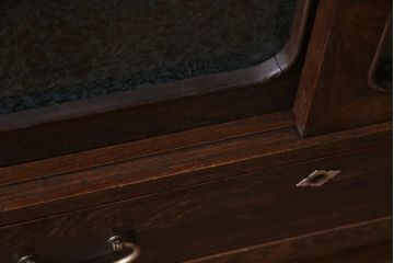 レトロ家具　昭和レトロ　前面桑材　鉄脚付リメイク　趣きある木味が魅力的なリビングボード(ローボード、戸棚、収納棚)