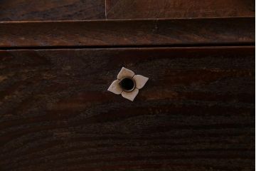 レトロ家具　昭和レトロ　前面桑材　鉄脚付リメイク　趣きある木味が魅力的なリビングボード(ローボード、戸棚、収納棚)