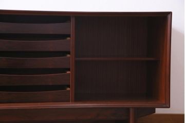 中古　ローズウッドプリント合板　赤味を帯びた濃淡のある木目が楽しめるリビングボード(収納棚、テレビボード)