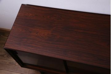 中古　ローズウッドプリント合板　赤味を帯びた濃淡のある木目が楽しめるリビングボード(収納棚、テレビボード)