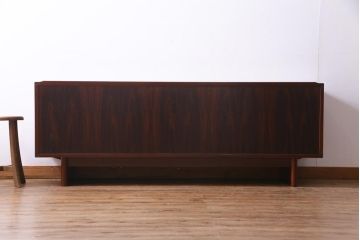 中古　ローズウッドプリント合板　赤味を帯びた濃淡のある木目が楽しめるリビングボード(収納棚、テレビボード)