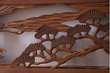 昭和初期　鶴と松　特大　吉祥モチーフが和の雰囲気盛り上げる欄間(明り取り、ガラス無し)