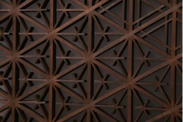 和製アンティーク　すりガラス入り　組子と漆塗りが上品な雰囲気醸し出す欄間(ディスプレイ、明り取り)