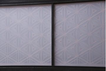 和製アンティーク　すりガラス入り　組子と漆塗りが上品な雰囲気醸し出す欄間(ディスプレイ、明り取り)