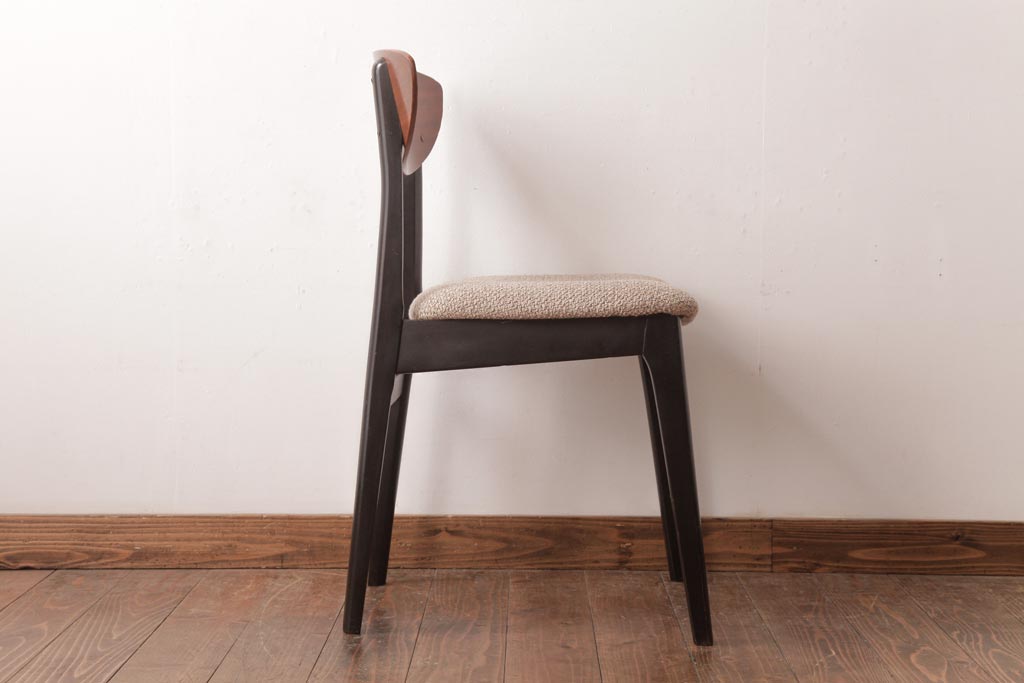ヴィンテージ家具　北欧ビンテージ　あたたかく洗練された雰囲気のダイニングチェア(椅子)(1)
