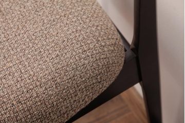 ヴィンテージ家具　北欧ビンテージ　あたたかく洗練された雰囲気のダイニングチェア(椅子)(1)