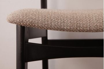 ヴィンテージ家具　北欧ビンテージ　あたたかく洗練された雰囲気のダイニングチェア(椅子)(1)