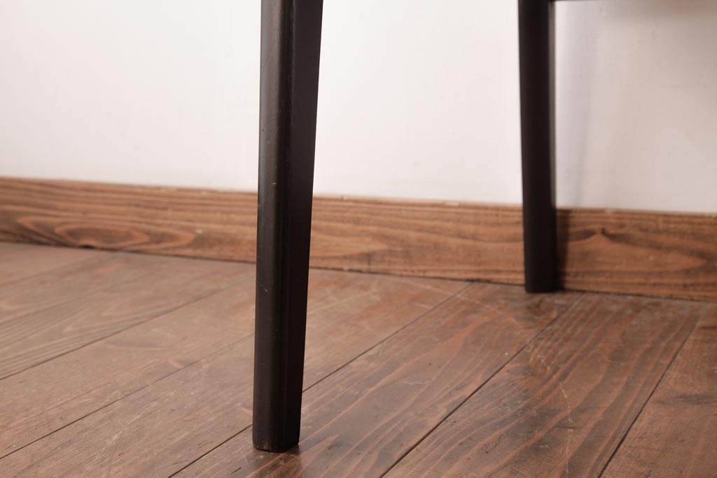 ヴィンテージ家具　北欧ビンテージ　あたたかく洗練された雰囲気のダイニングチェア(椅子)(1)