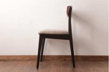 ヴィンテージ家具　北欧ビンテージ　あたたかく洗練された雰囲気のダイニングチェア(椅子)(1)