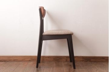 ヴィンテージ家具　北欧ビンテージ　あたたかく洗練された雰囲気のダイニングチェア(椅子)(3)
