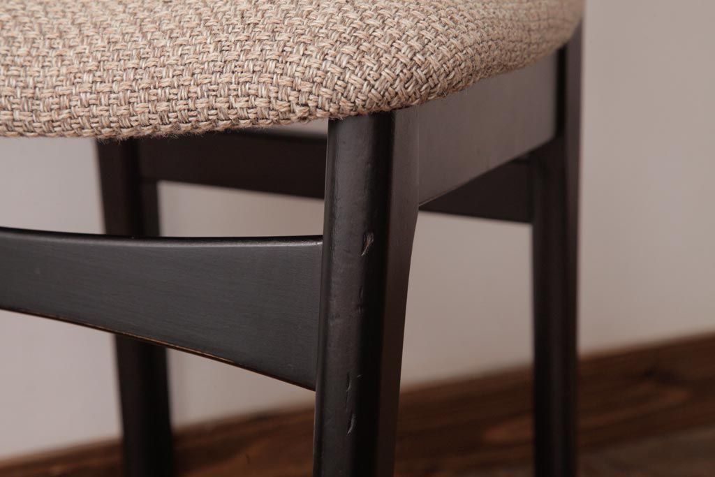 ヴィンテージ家具　北欧ビンテージ　あたたかく洗練された雰囲気のダイニングチェア(椅子)(3)