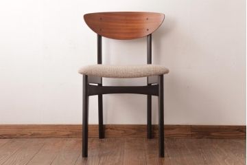 ヴィンテージ家具　北欧ビンテージ　あたたかく洗練された雰囲気のダイニングチェア(椅子)