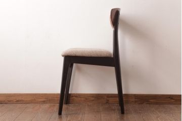 ヴィンテージ家具　北欧ビンテージ　あたたかく洗練された雰囲気のダイニングチェア(椅子)