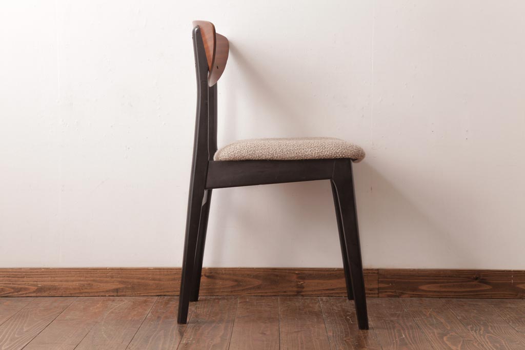 ヴィンテージ家具　北欧ビンテージ　あたたかく洗練された雰囲気のダイニングチェア(椅子)