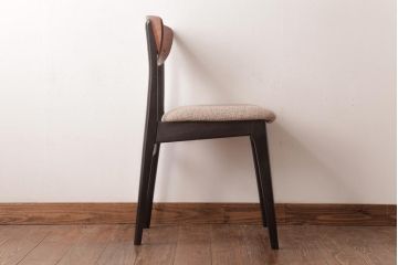 ヴィンテージ家具　北欧ビンテージ　あたたかく洗練された雰囲気のダイニングチェア(椅子)