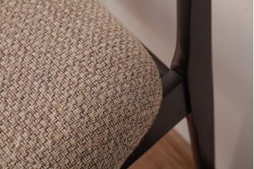 ヴィンテージ家具　北欧ビンテージ　あたたかく洗練された雰囲気のダイニングチェア(椅子)