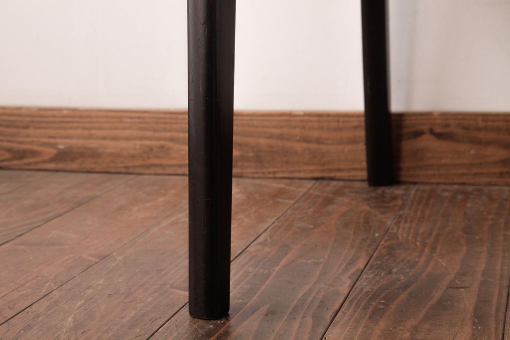 ヴィンテージ家具　北欧ビンテージ　あたたかく洗練された雰囲気のダイニングチェア(椅子)