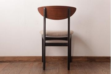 ヴィンテージ家具　北欧ビンテージ　あたたかく洗練された雰囲気のダイニングチェア(椅子)
