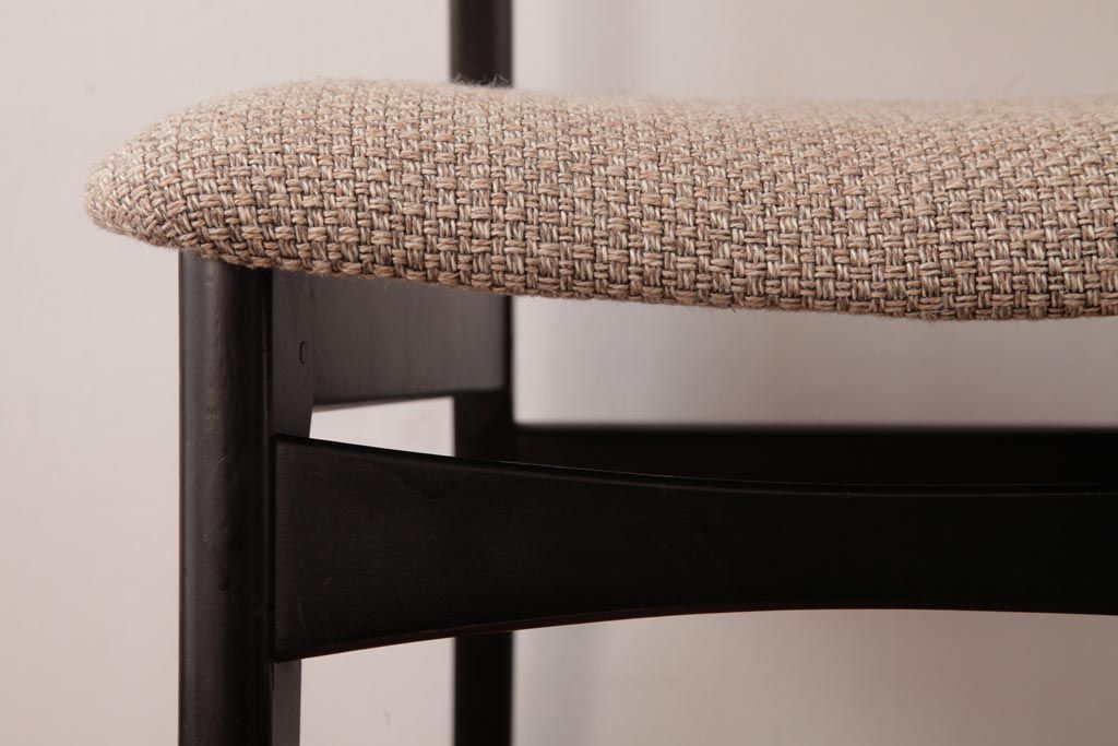 ヴィンテージ家具　北欧ビンテージ　ミッドセンチュリーなデザインのダイニングチェア(椅子)(1)