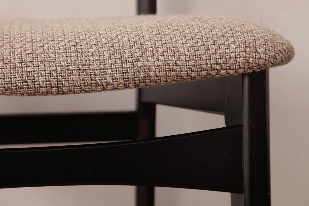 ヴィンテージ家具　北欧ビンテージ　ミッドセンチュリーなデザインのダイニングチェア(椅子)(1)