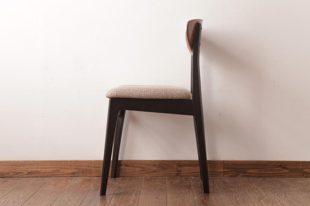 ヴィンテージ家具　北欧ビンテージ　ミッドセンチュリーなデザインのダイニングチェア(椅子)(2)