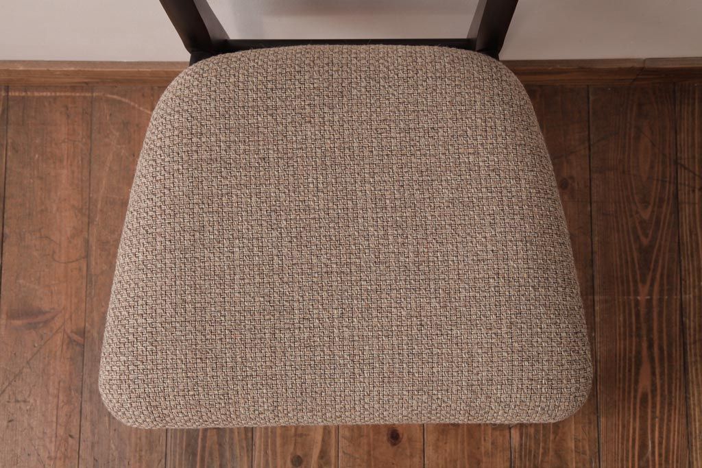 ヴィンテージ家具　北欧ビンテージ　ミッドセンチュリーなデザインのダイニングチェア(椅子)(2)