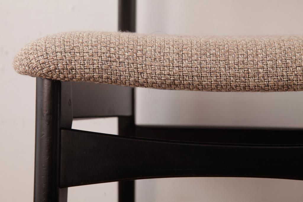 ヴィンテージ家具　北欧ビンテージ　ミッドセンチュリーなデザインのダイニングチェア(椅子)(2)