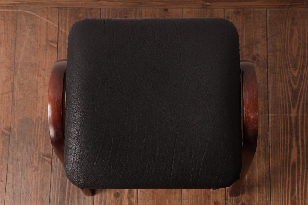 ヴィンテージ家具　ビンテージ　秋田木工　本革座面　シックでお洒落な雰囲気漂うスタッキングスツール(スツール、椅子)