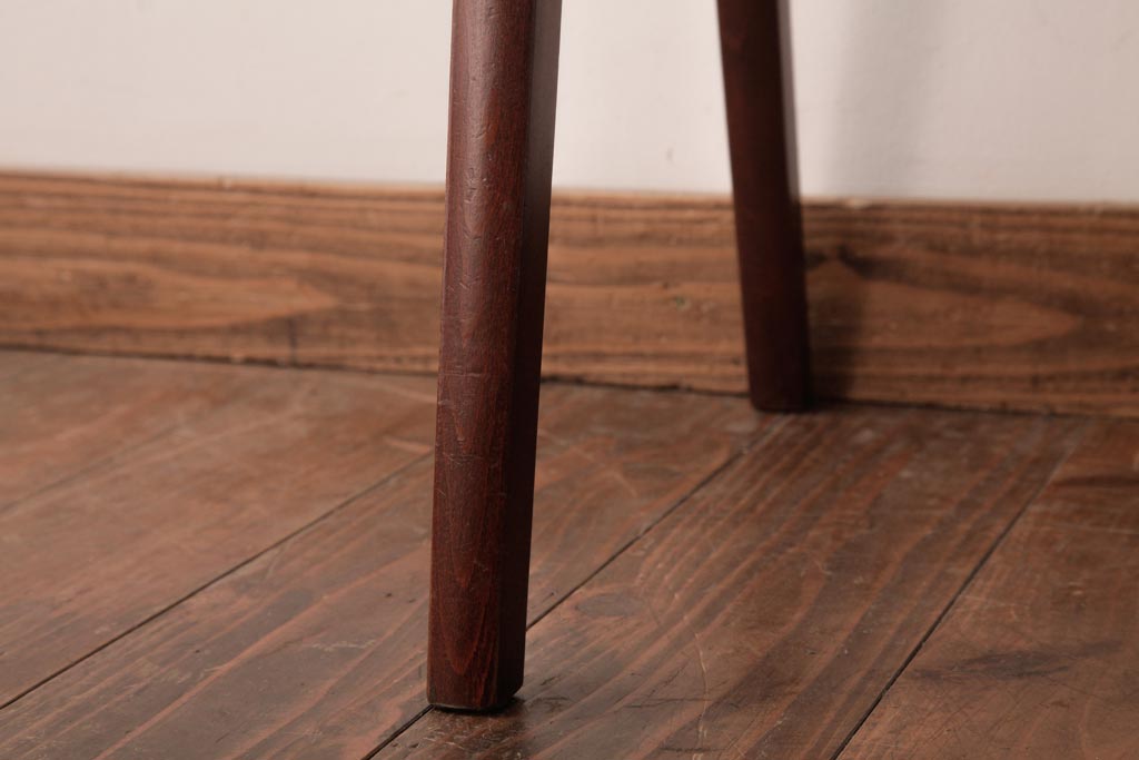 ヴィンテージ家具　ビンテージ　秋田木工　本革座面　シックでお洒落な雰囲気漂うスタッキングスツール(スツール、椅子)
