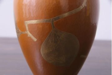 アンティーク雑貨　伝統工芸　鎚起銅器　玉川堂　共箱付き　葉文花瓶(花器)