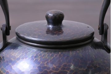 中古　清穂堂　紫金色が美しい鎚起銅器の急須(茶器)