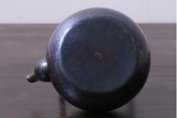 中古　清穂堂　紫金色が美しい鎚起銅器の急須(茶器)