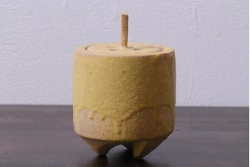 アンティーク雑貨　中古　林恭助作　共箱付き　黄瀬戸の香炉