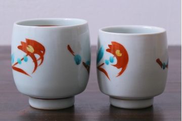 倶門窯　瀧田項一　花文湯呑　共箱付き　染付色絵　夫婦湯呑