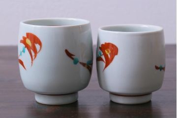 倶門窯　瀧田項一　花文湯呑　共箱付き　染付色絵　夫婦湯呑