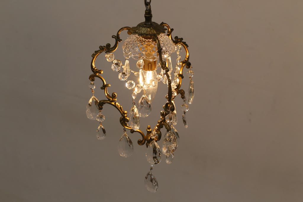 フランスビンテージ　小振りサイズが珍しいゴージャスなシャンデリア(ペンダントライト、天井照明、吊り下げ照明)