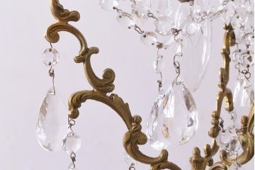 フランスビンテージ　小振りサイズが珍しいゴージャスなシャンデリア(ペンダントライト、天井照明、吊り下げ照明)