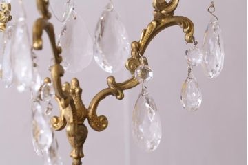 フランスビンテージ　小振りサイズが珍しいゴージャスなシャンデリア(ペンダントライト、天井照明、吊り下げ照明)