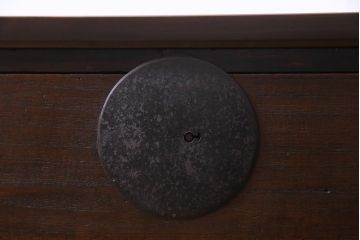 アンティーク家具　和製アンティーク　桐材　リメイク　鋲が重厚感を醸し出す箪笥リビングボード(アンティークチェスト、引き出し、ローボード、桐箪笥、桐たんす)