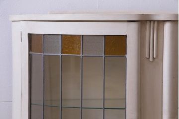 ペイント家具　イギリスアンティーク　色ガラス　上品かつモダンなステンドグラスのキャビネット(飾り棚、収納棚)