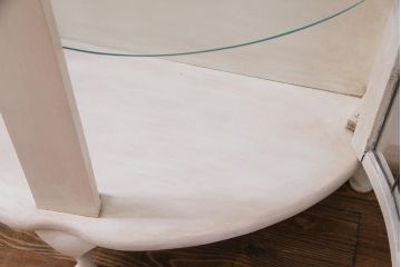 ペイント家具　イギリスアンティーク　色ガラス　上品かつモダンなステンドグラスのキャビネット(飾り棚、収納棚)