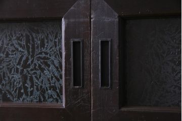 アンティーク家具　和製アンティーク　明治期　四尺　結霜ガラス入り　趣きあふれる重ね水屋箪笥(食器棚、収納棚)
