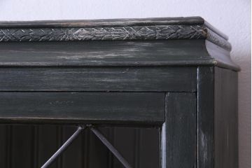 イギリスアンティーク　ペイント家具　ステンドグラス　シャビーな雰囲気がお洒落なブックケース(本箱、収納棚)