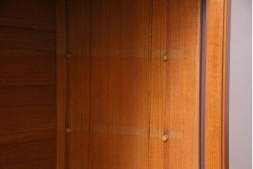 ヴィンテージ家具　ジャパンビンテージ　チーク材　北欧スタイルと和風が融合した珍しいデザインの食器棚(収納棚、飾り棚、カップボード)