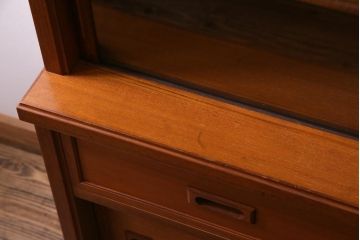 ヴィンテージ家具　ジャパンビンテージ　チーク材　北欧スタイルと和風が融合した珍しいデザインの食器棚(収納棚、飾り棚、カップボード)